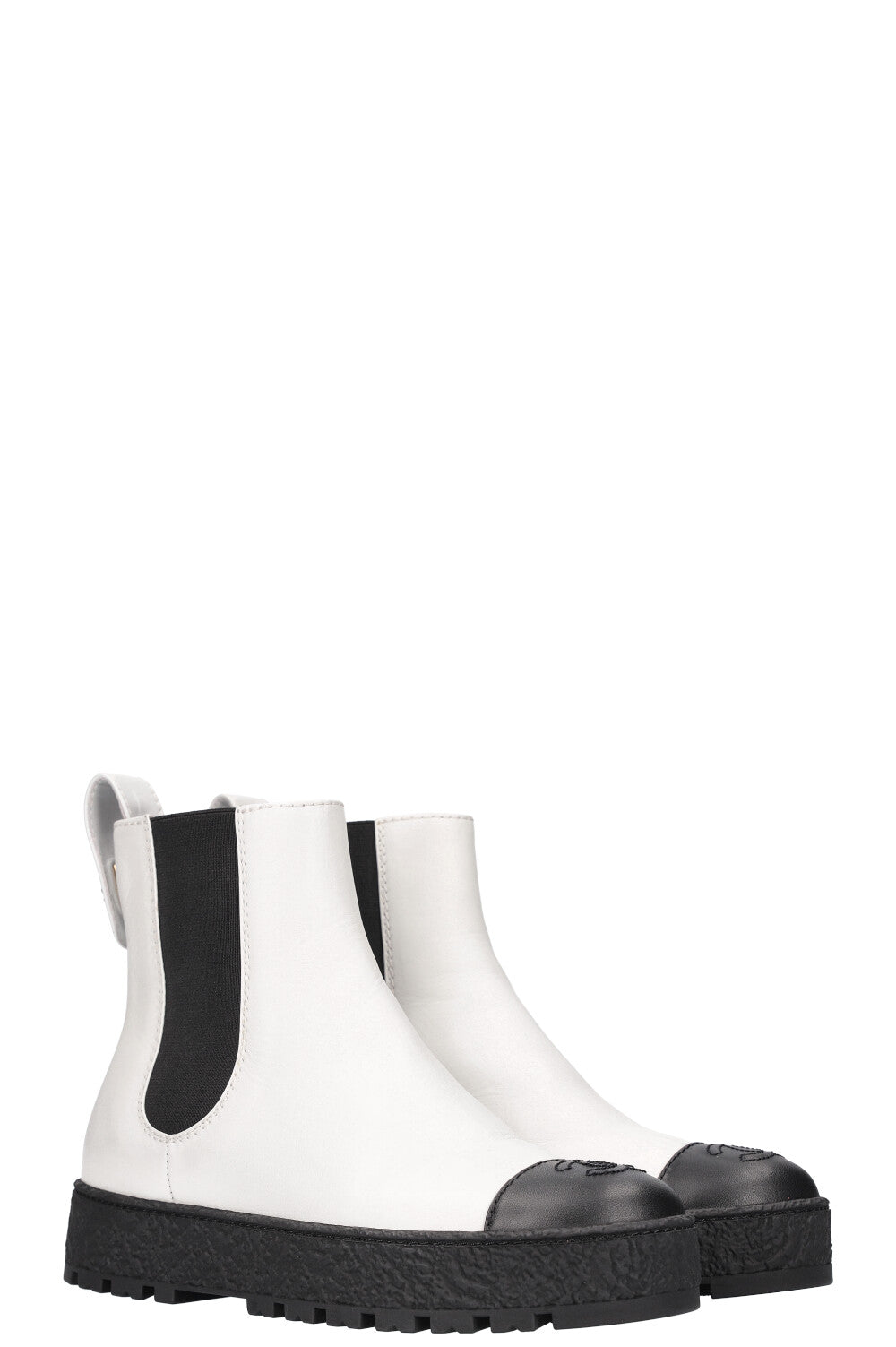 Boots Black & White FW21/22