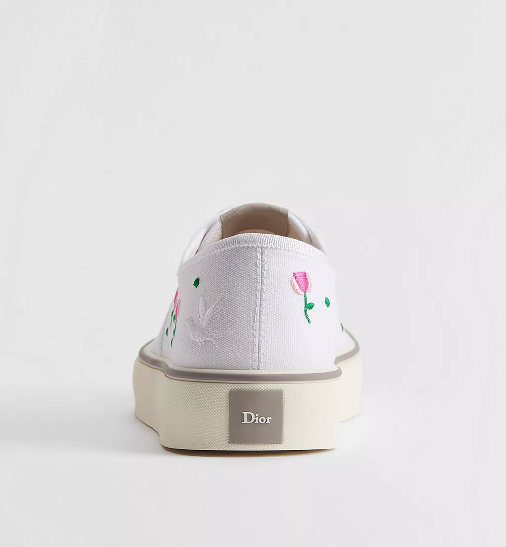 Saltwind Sneaker White Cotton Embroidered Multicolor Doves & Roses Motif