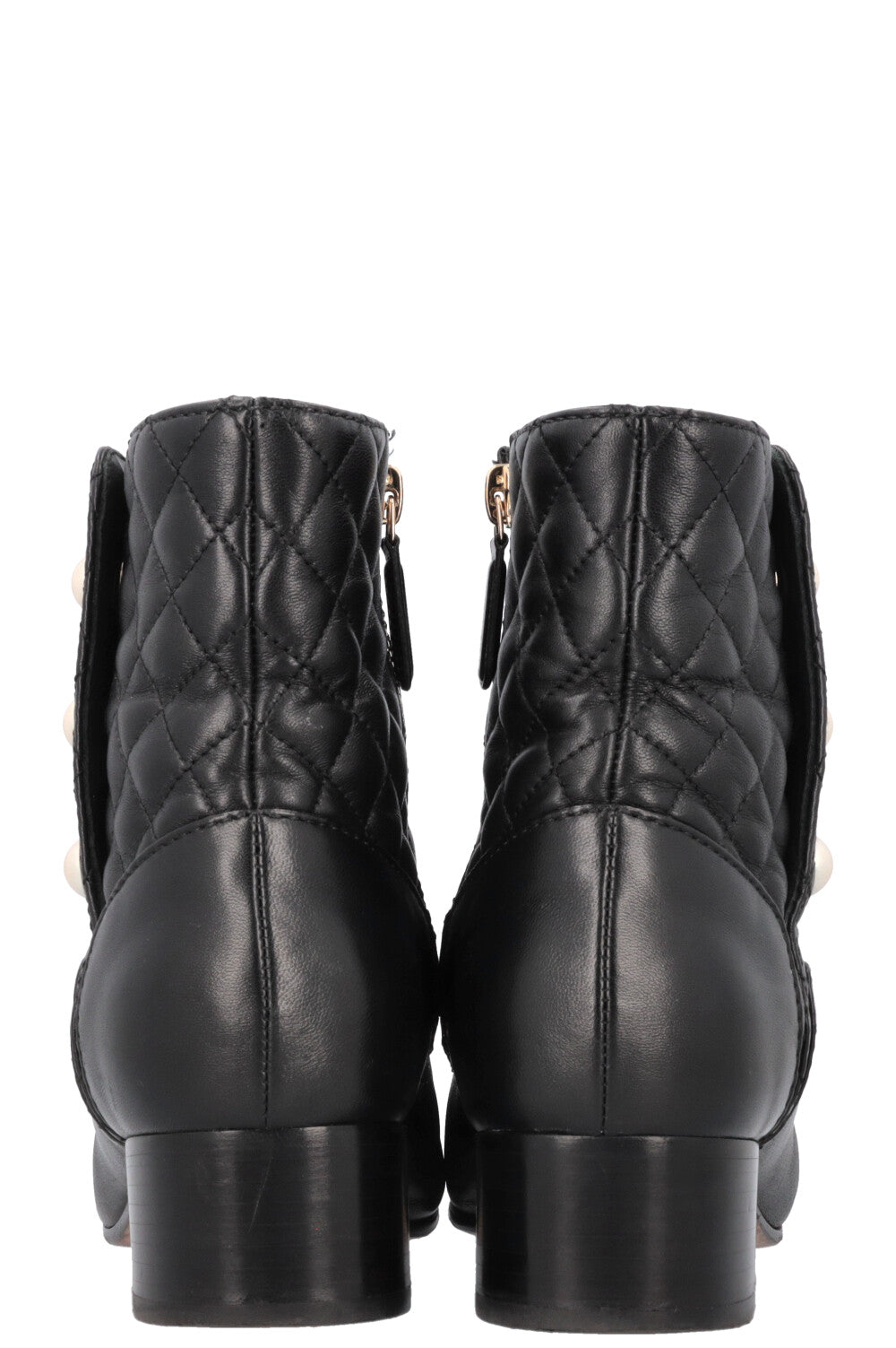 Quilted Pearl Boots Leather Black