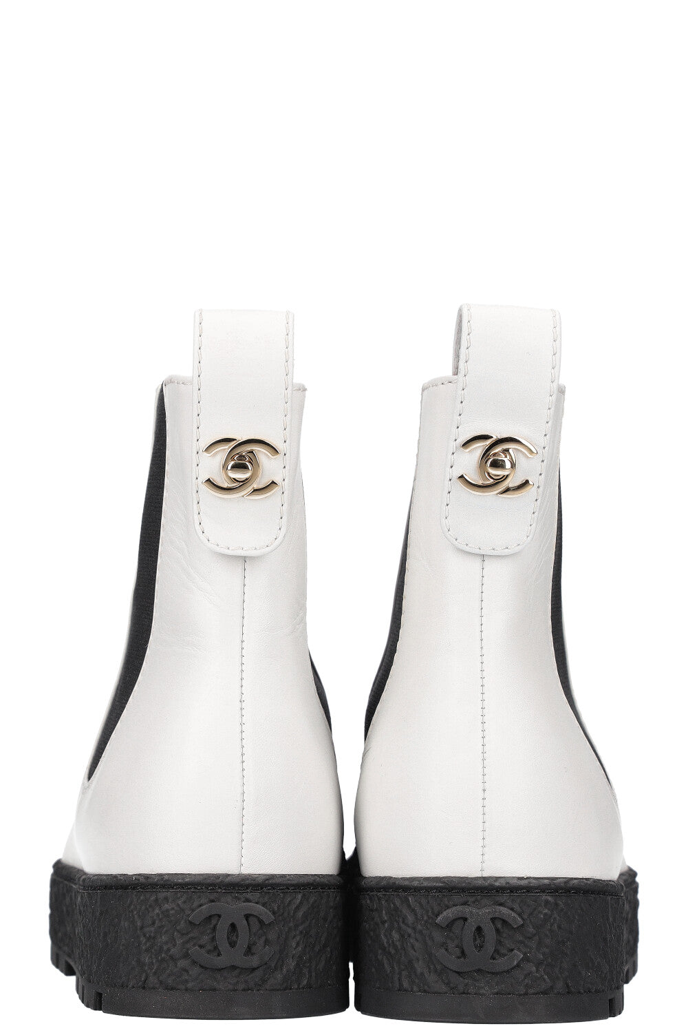 Boots Black & White FW21/22