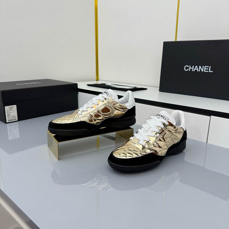 Low-Top Sneakers Striking Black Metallic Gold