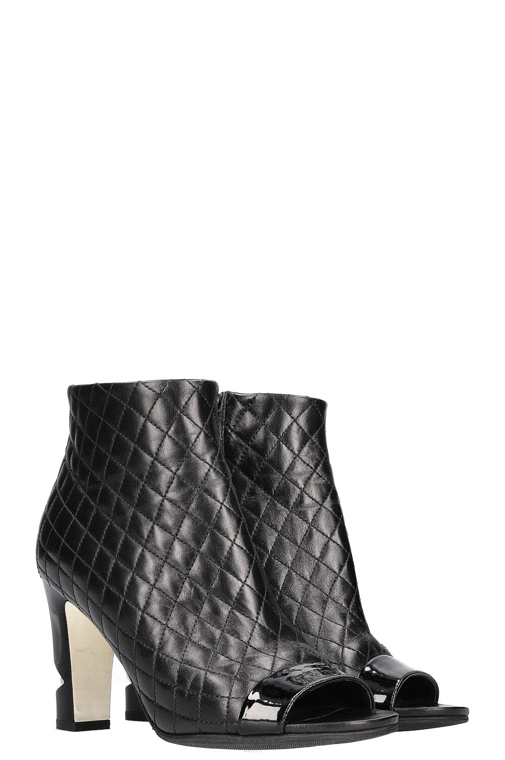 Quilted Pearl Boots Black