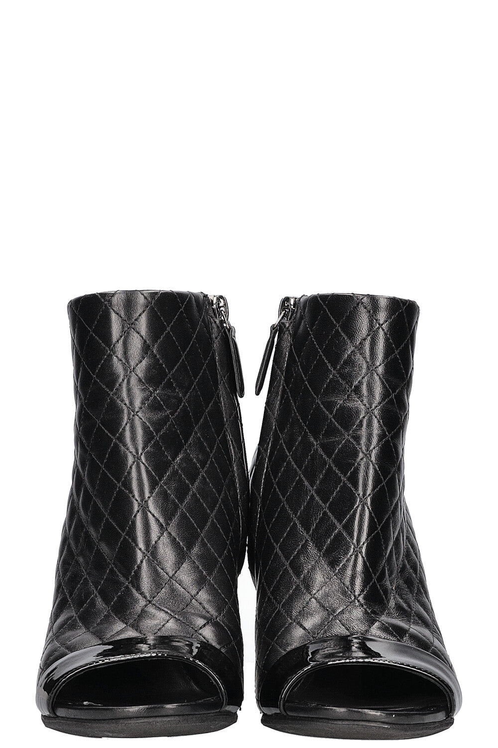 Quilted Pearl Boots Black