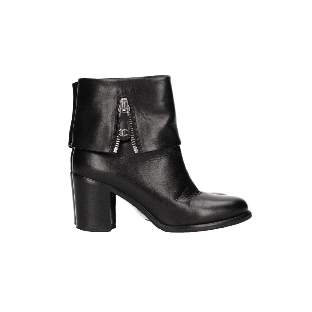 Black Boots