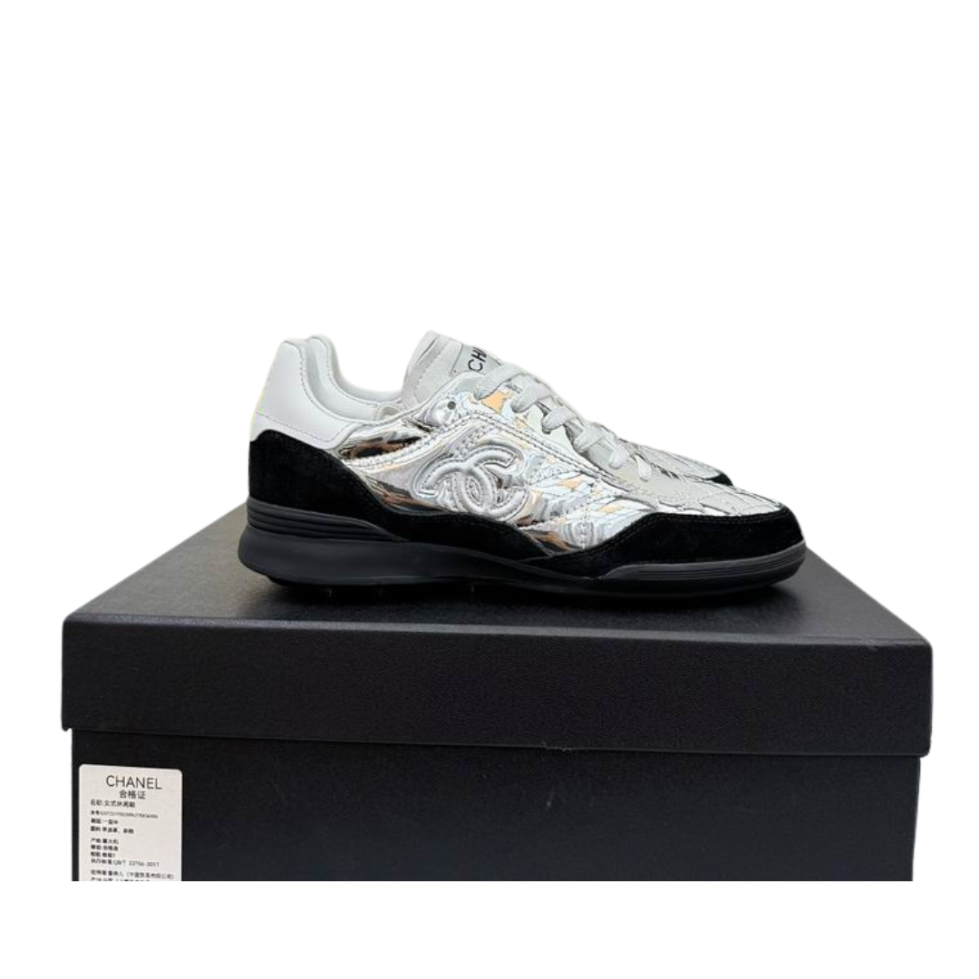 Low-Top Sneakers Striking Black White