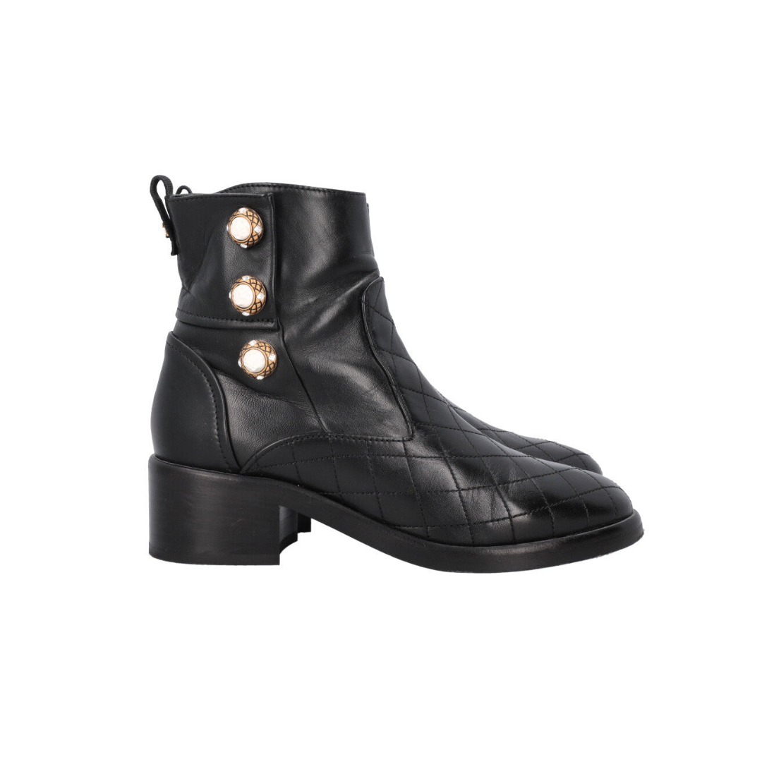 Boots Black Pearls