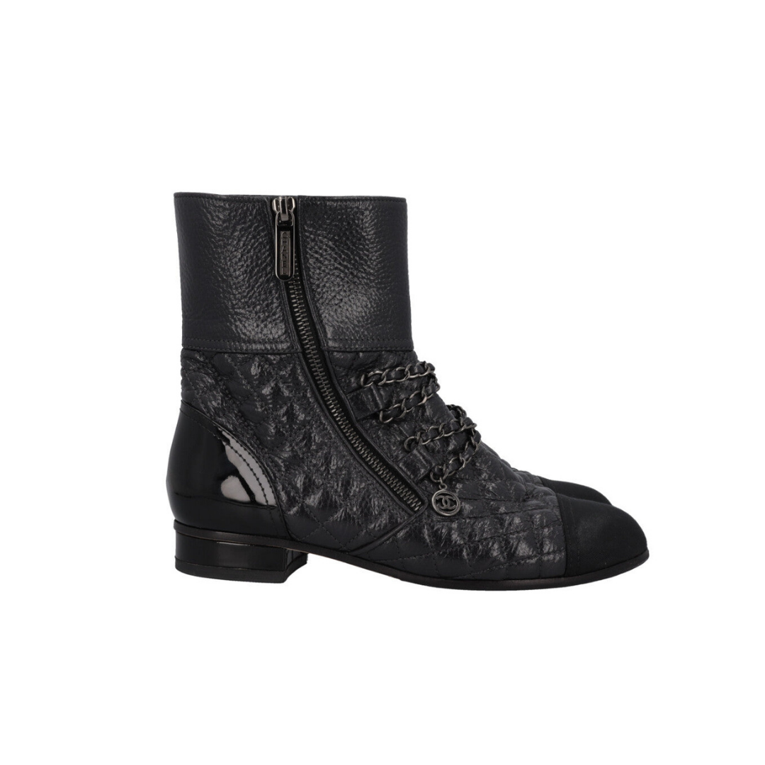 2018 Boots Quilted Leather Black