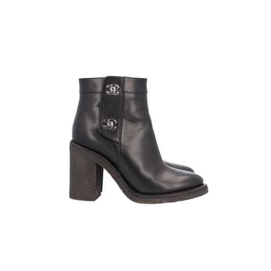 Turnlock Boots
