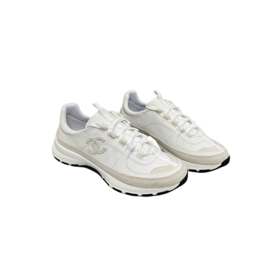 White Leather Low-Top Sneakers Black Rubber Soles